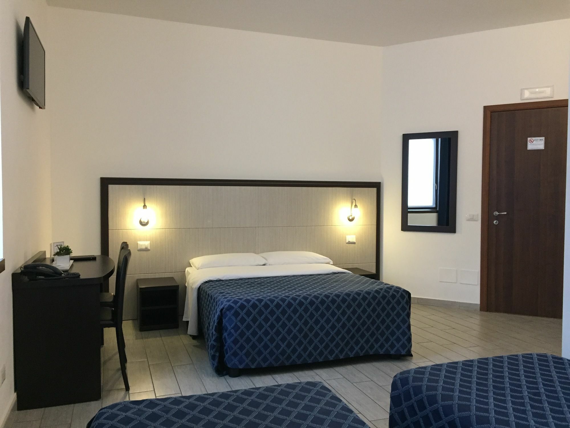 Av Hotel Milano Exterior photo