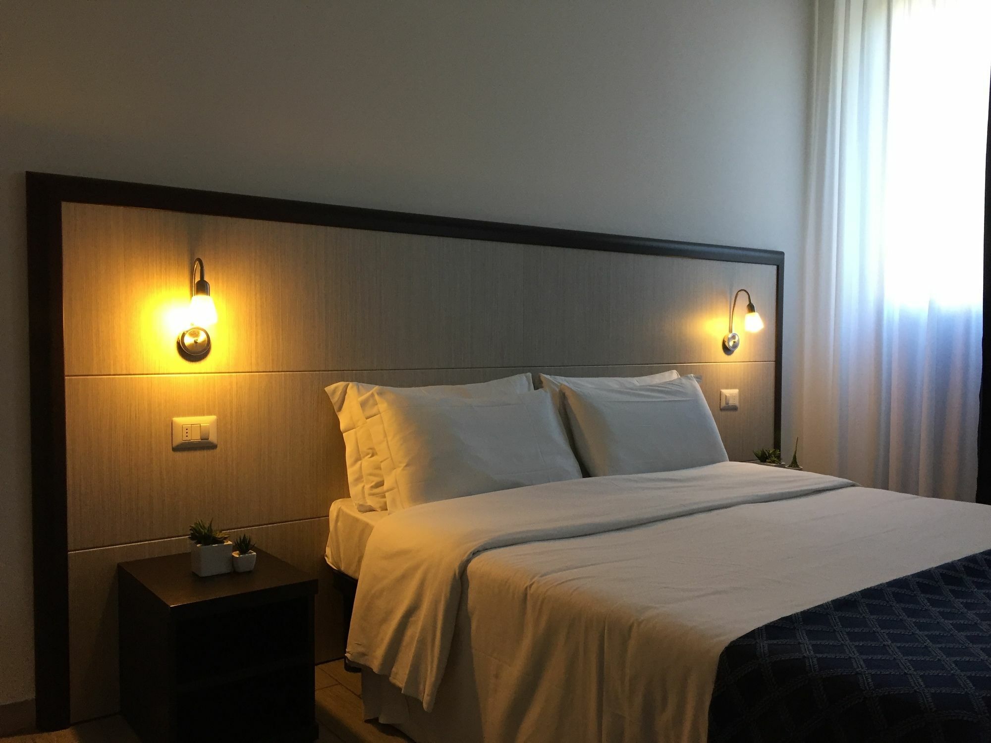 Av Hotel Milano Exterior photo